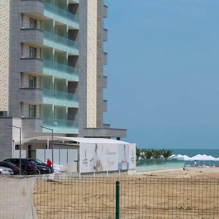 Sea & Club Desilva 公寓 马马亚